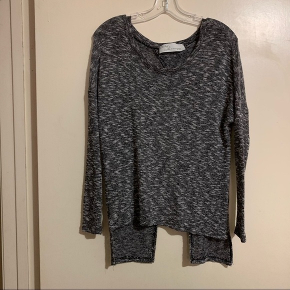 Vintage Havana Est. 1954 Gray Stretchy Split Back Top Blouse Sweater. - Picture 7 of 8